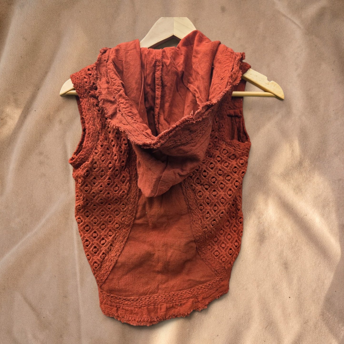 Wander Hood Vest