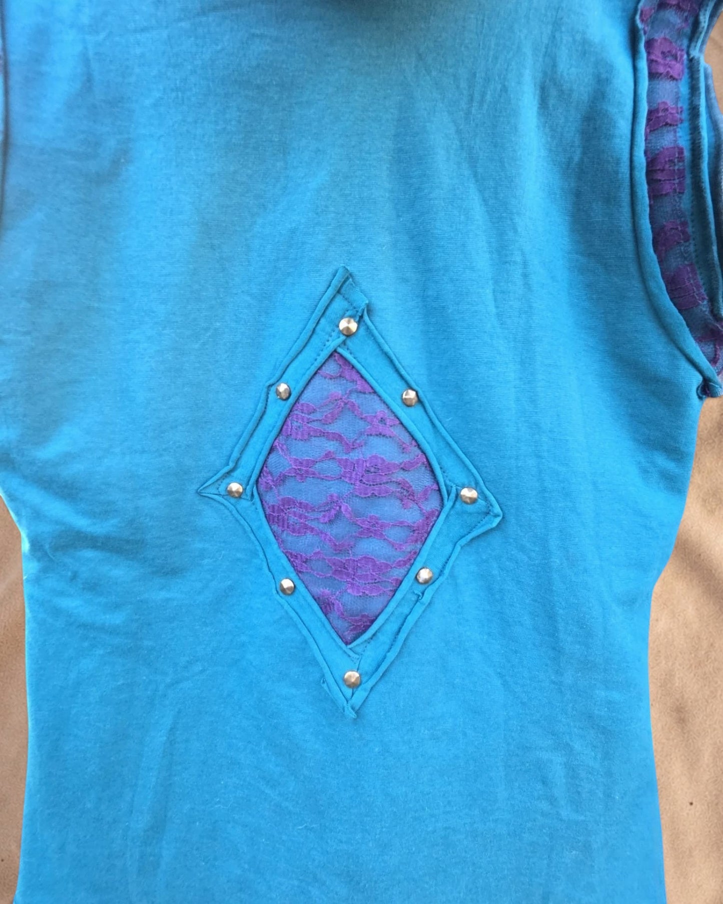 Mouwloze Hoodie Met Kap en Kant Details